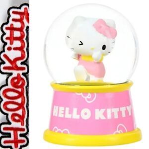 Hello Kitty & Friends Mini Snow Globe